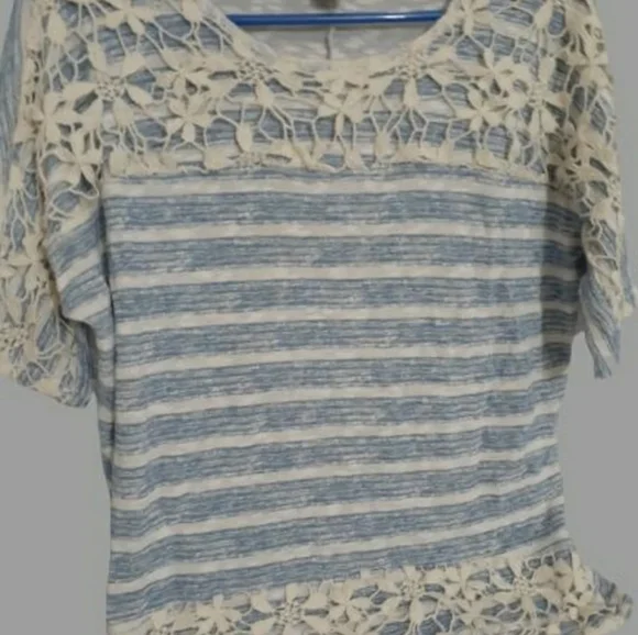 Womens sz Med Pitet blue white striped Floral embroidered top Ladies 3/4" Sleeve - Picture 2 of 6